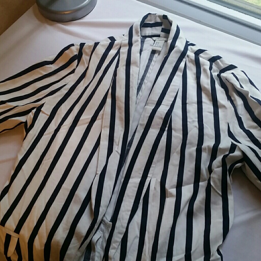 Thin B&W blazer